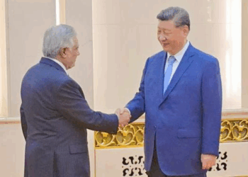 Dar joins SCO foreign ministers in meeting with President Xi