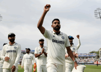 Smith’s heroics spark England fightback, but India remain on top at Edgbaston