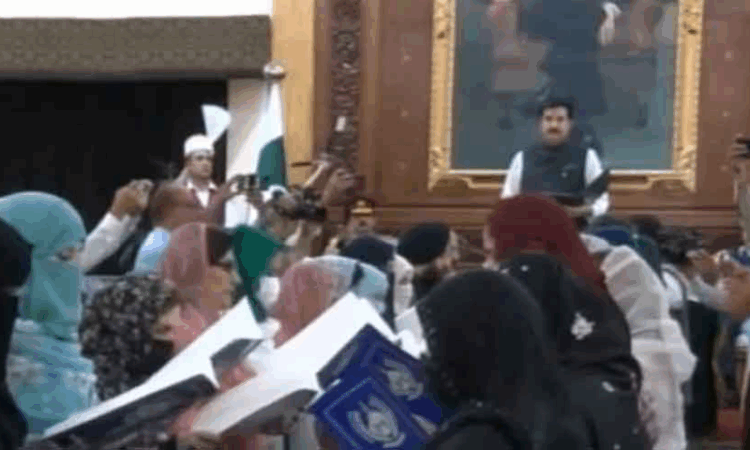 KP Governor administers oath to opposition MPAs ahead of Senate elections amid political tensions