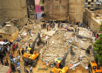 Karachi building collapse: death toll rises to 16 as rescue operations continue