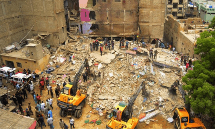 Karachi building collapse: death toll rises to 16 as rescue operations continue