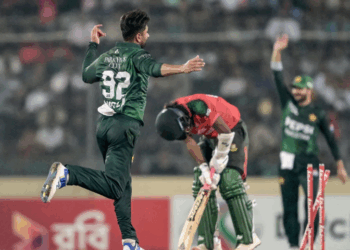 Farhan, Mirza star as Pakistan crush Bangladesh by 75 runs in third T20I