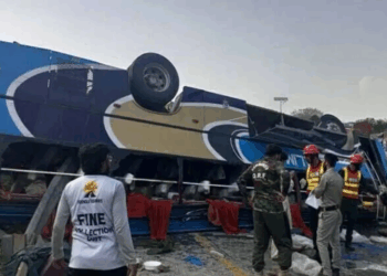 Bus-trailer collision leaves six dead, 18 injured in Muzaffargarh