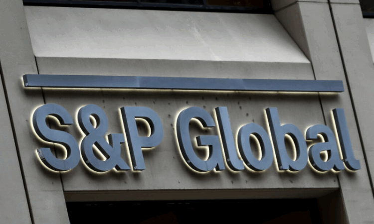 S&P upgrades Pakistan’s credit rating to ‘B-’ with stable outlook