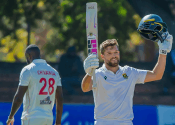 Mulder smashes records with 367* as South Africa declare on 625/5 in Bulawayo test