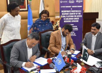 Pakistan, WHO sign landmark pact to provide free cancer medication for children
