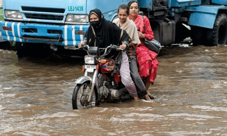 At least 11 dead as flash floods and heavy rains lash northern Pakistan