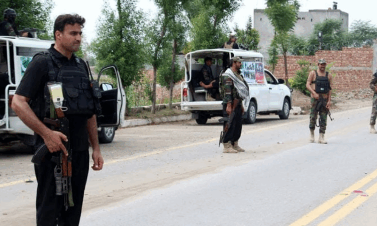 FC soldier martyred in Bannu quadcopter attack; curfew imposed amid search operation