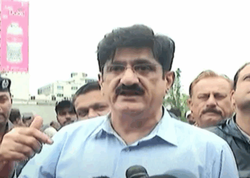 Sindh CM criticises Karachiites for defying stay-home advisory amid heavy rains