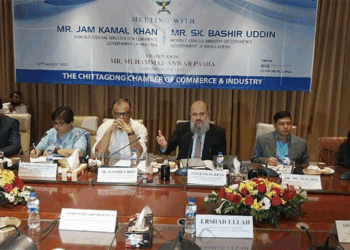 Dhaka eyes direct flights, shipping links with Pakistan