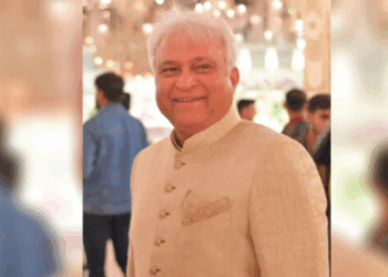 Prominent lawyer Khawaja Shamsul Islam shot dead at funeral in Karachi; son injured