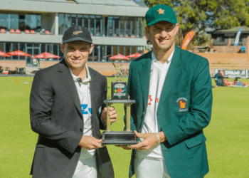 New Zealand crush Zimbabwe by 9 wickets to take 1–0 lead in test series