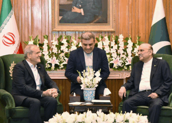 President Zardari, Iranian counterpart vow to strengthen bilateral ties