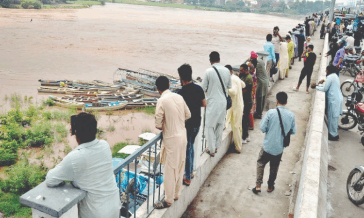 Rahim Yar Khan braces for highest Indus flood wave since 2010