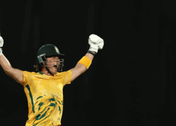 Brevis blasts record century as South Africa crush Australia in 2nd T20I