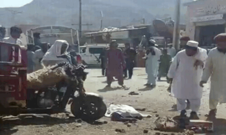 2 killed, 20 injured in bomb blast targeting police in KP’s Wana