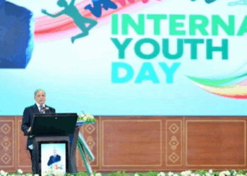 PM announces 100,000 free laptops for students on merit