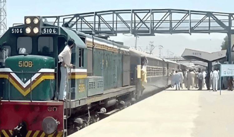 Blast derails Jaffar Express in Balochistan, injuring four