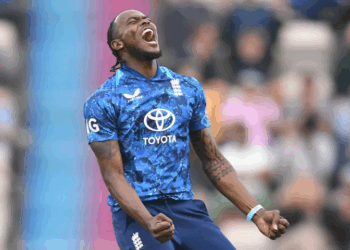 England crush South Africa by record 342 runs in 3rd ODI