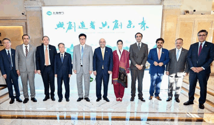 Zardari visits Shanghai Electric, witnesses MoU signing on Thar Coal gasification