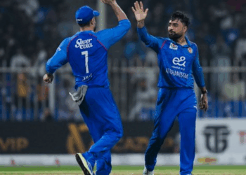 Rashid, Noor shine as Afghanistan restrict Pakistan to 141 in tri-series final