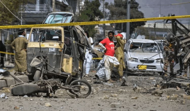 10 killed, 32 injured in Quetta blast near FC headquarters