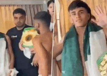 Sameer Khan knocks out Bunty Singh to win Youth World Boxing title; Zardari hails historic triumph