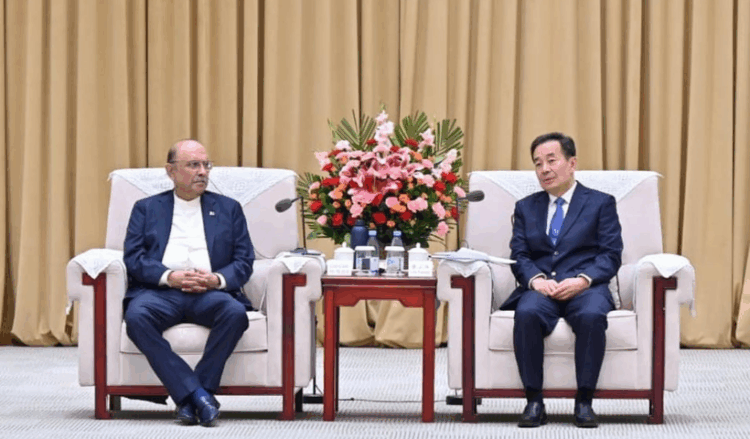 Zardari vows to work with China to counter terrorism