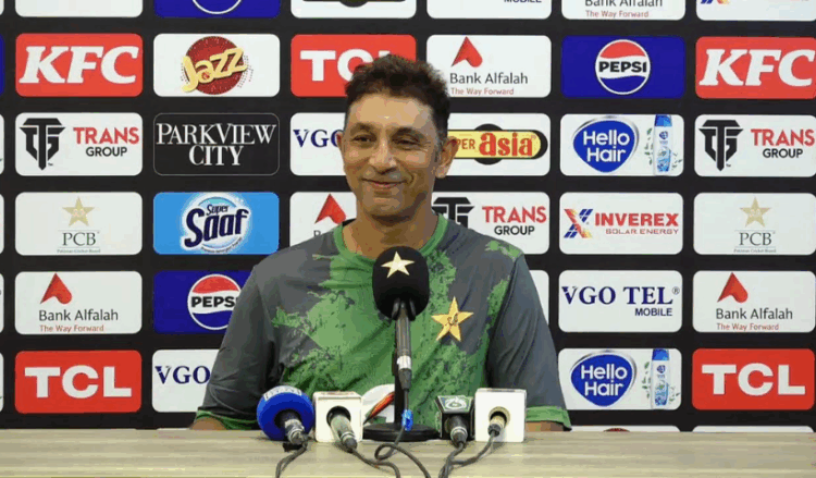 Azhar Mahmood hints at minor changes for second Test against South Africa
