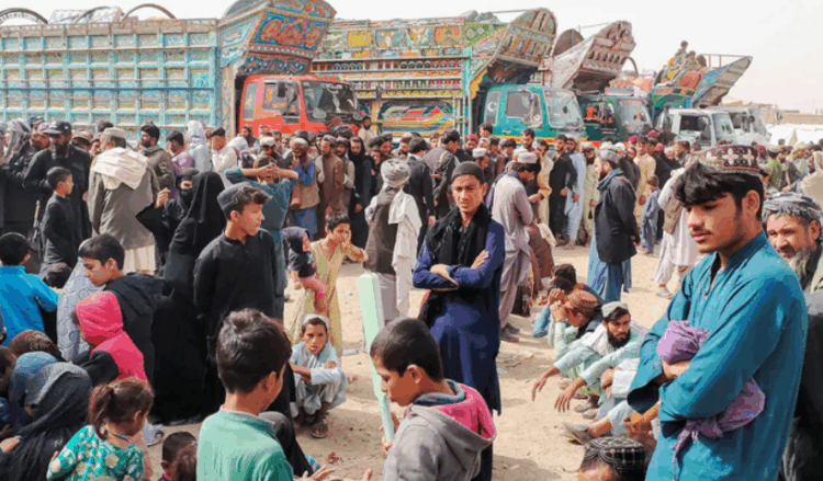 PM Shehbaz orders immediate repatriation of Afghan refugees amid rising border tensions