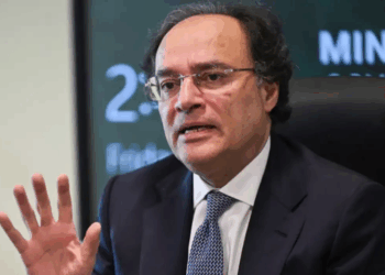 FM Aurangzeb departs for U.S. to attend IMF–World Bank annual meetings