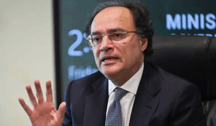 FM Aurangzeb departs for U.S. to attend IMF–World Bank annual meetings