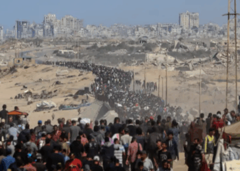 Palestinians return to ruins as Gaza ceasefire holds; aid deliveries to begin Sunday