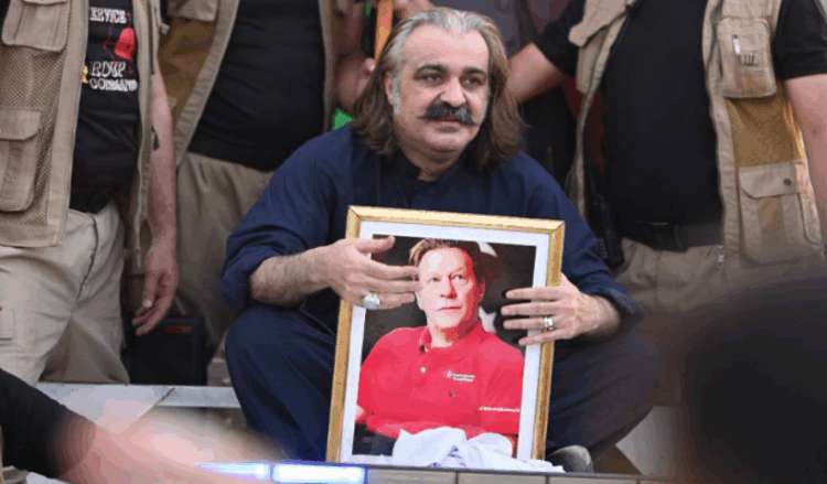 Imran Khan decides to replace KP CM Ali Amin Gandapur with Sohail Afridi