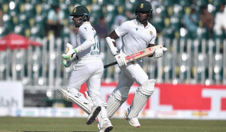 Muthusamy’s unbeaten 89, Harmer’s triple strike put South Africa on top despite Babar’s resistance