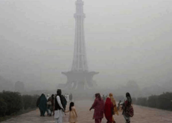 Punjab revises school timings as smog worsens across province
