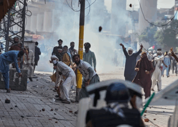 TLP protest march reaches Muridke; clashes leave dozens injured, security tightened in Islamabad