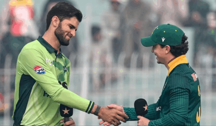 Pakistan opt to bat first in second ODI against South Africa