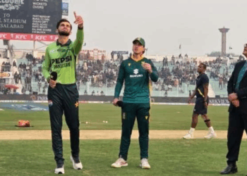 South Africa elect to bat first in final ODI against Pakistan