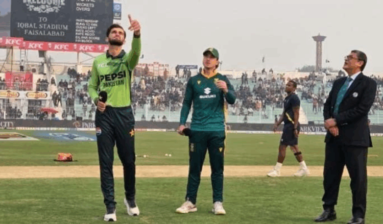 South Africa elect to bat first in final ODI against Pakistan
