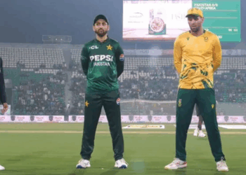 Pakistan opt to field first in decider against South Africa at Gaddafi Stadium