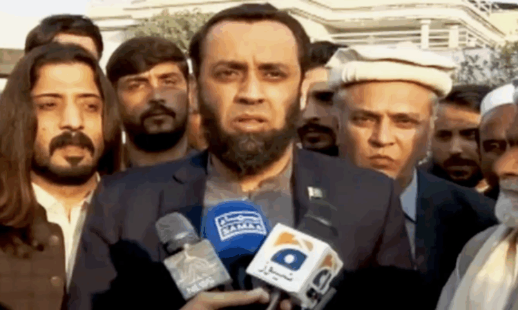 Tarar terms KP CM’s demand to meet Imran Khan ‘illegal’, says PTI founder getting full jail facilities