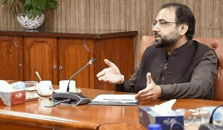 Salik Hussain orders FIA to address offloading of overseas workers at airports