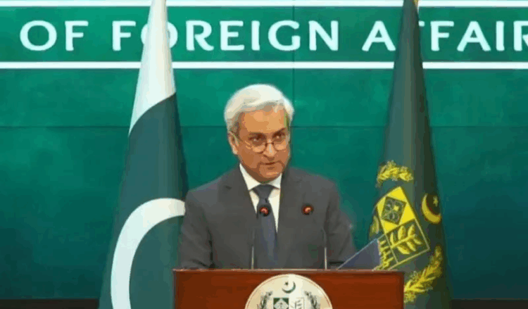 Pakistan affirms dialogue with Afghan government, rules out talks with terrorist groups: FO spokesperson