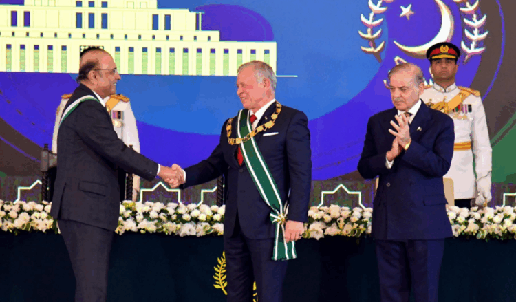 President confers Nishan-e-Pakistan on King Abdullah II, King reviews defence capabilities, military exercise