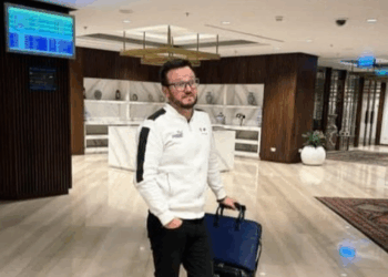 Pakistan head coach Mike Hesson returns to New Zealand after successful home season