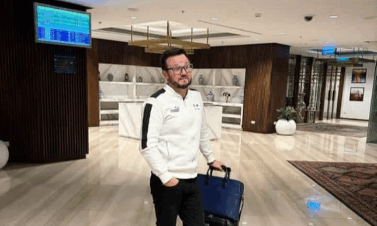 Pakistan head coach Mike Hesson returns to New Zealand after successful home season