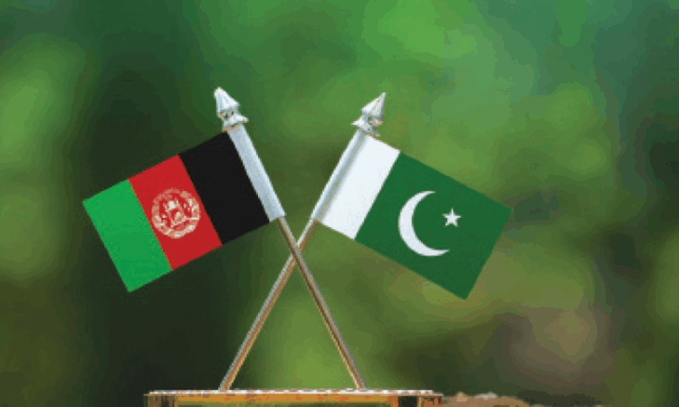Pakistan warns Afghanistan over cross-border attacks, says trade cannot continue at the cost of lives