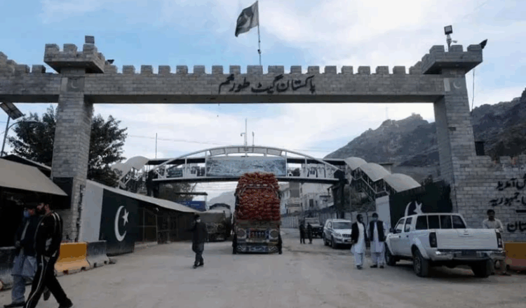 Pakistan reopens Torkham border to facilitate repatriation of Afghan refugees