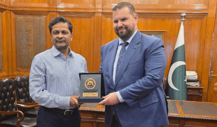 Romanian Ambassador meets Commissioner Karachi